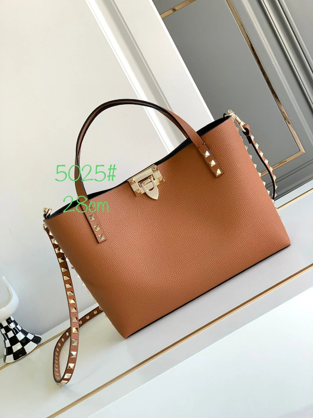 Large Capacity Rivet Purse Shoulder Bags Leather Shopping Bag Lock Button Studed Designer Tote Bag Versatile Crossbody Trendy