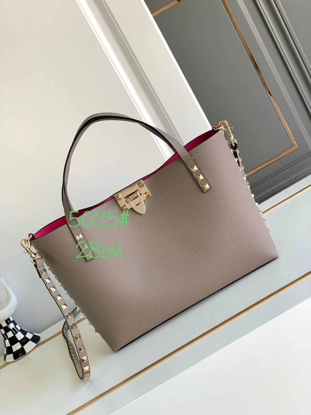 Large Capacity Rivet Purse Shoulder Bags Leather Shopping Bag Lock Button Studed Designer Tote Bag Versatile Crossbody Trendy