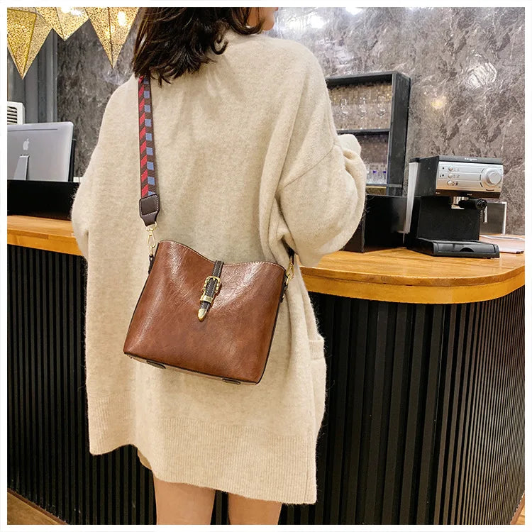 Luxury Female Handbags Wide Strap Bucket Bag for Women High Quality Pu Leather Shoulder Crossbody Bags 2022