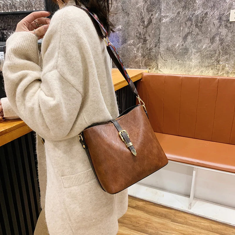 Luxury Female Handbags Wide Strap Bucket Bag for Women High Quality Pu Leather Shoulder Crossbody Bags 2022