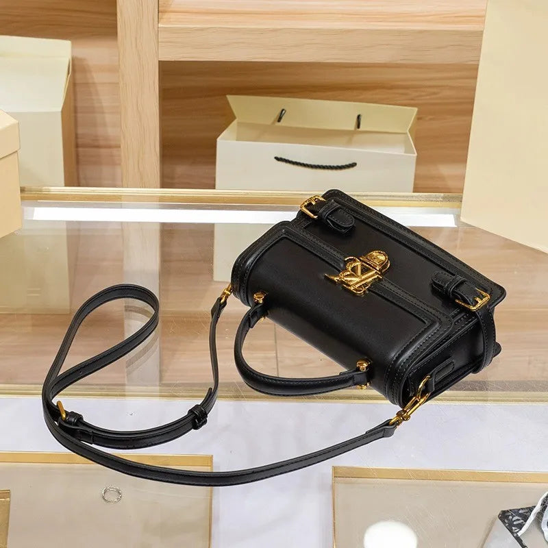 Luxury Women's Genuine Leather Handheld Small Square Bag with Advanced Texture Retro Bag 2024 New Designer One Shoulder Crossbod