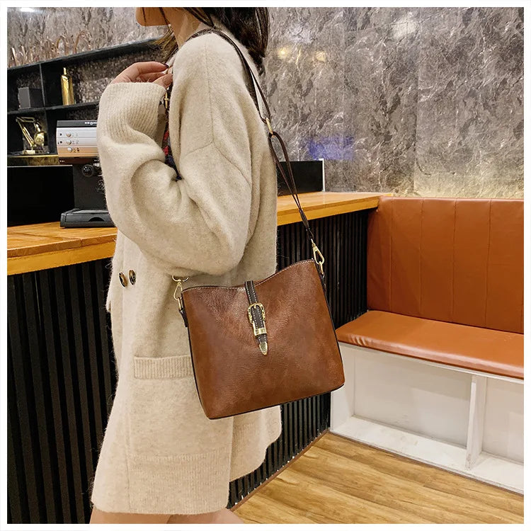 Luxury Female Handbags Wide Strap Bucket Bag for Women High Quality Pu Leather Shoulder Crossbody Bags 2022