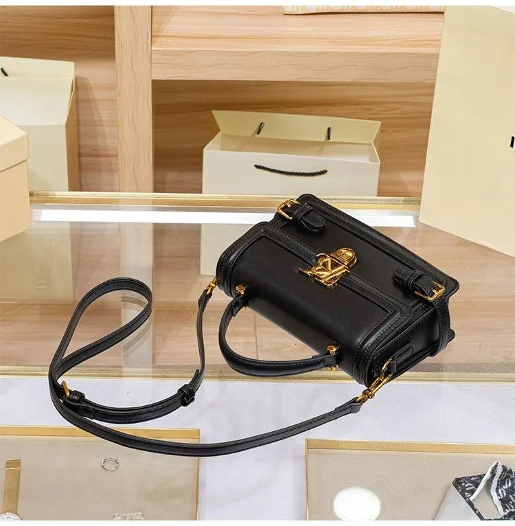 Luxury Women's Genuine Leather Handheld Small Square Bag with Advanced Texture Retro Bag 2024 New Designer One Shoulder Crossbod