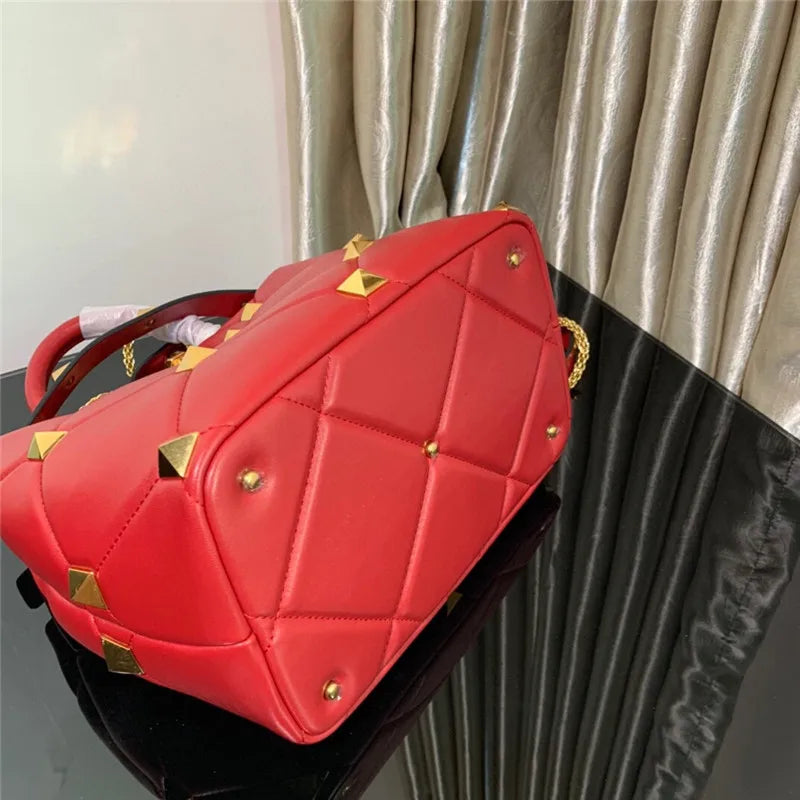 New Luxury Brand Designer Bucket Bag Large Rivet Rhombus One Shoulder Messenger Small Square Bag Chain Handbag Woman's Tote Bag