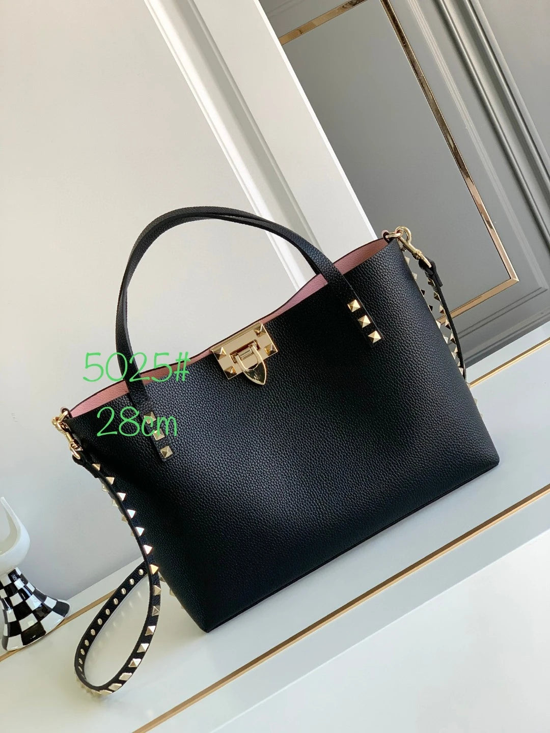 Large Capacity Rivet Purse Shoulder Bags Leather Shopping Bag Lock Button Studed Designer Tote Bag Versatile Crossbody Trendy