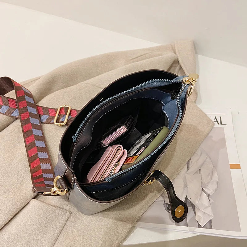 Luxury Female Handbags Wide Strap Bucket Bag for Women High Quality Pu Leather Shoulder Crossbody Bags 2022