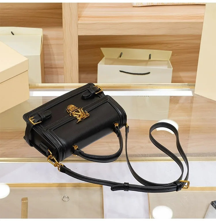 Luxury Women's Genuine Leather Handheld Small Square Bag with Advanced Texture Retro Bag 2024 New Designer One Shoulder Crossbod