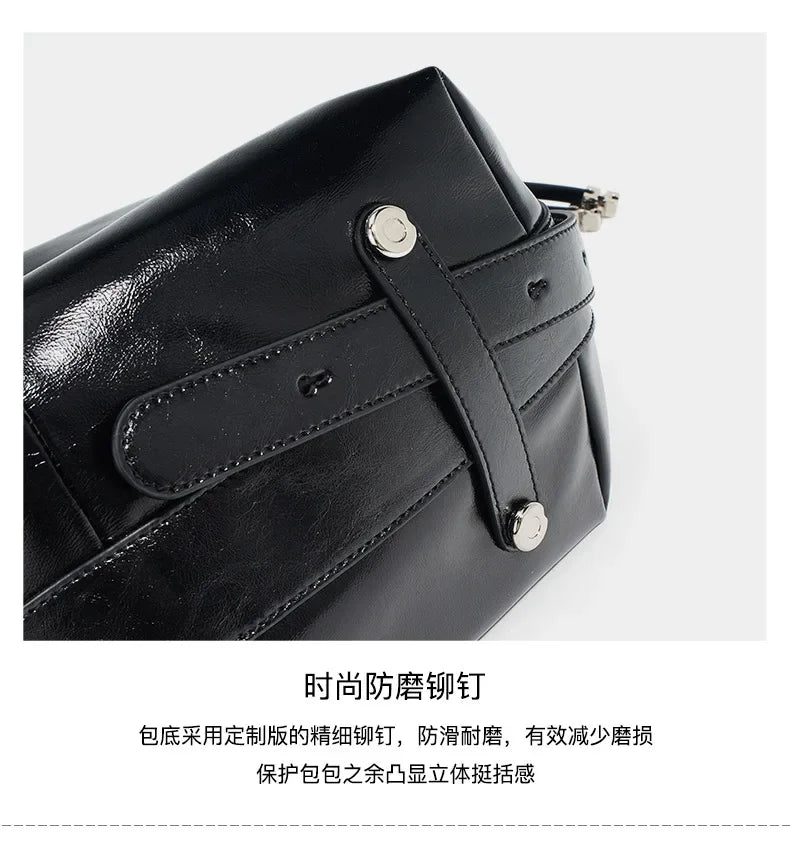 2025 Retro Oil Wax Pitot Bag Large Capacity Advanced Sense Single Shoulder Crossbody Designer Luxury Bag