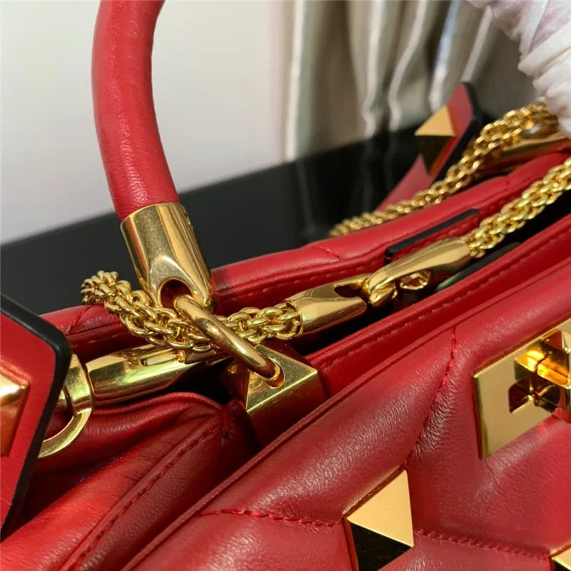 New Luxury Brand Designer Bucket Bag Large Rivet Rhombus One Shoulder Messenger Small Square Bag Chain Handbag Woman's Tote Bag