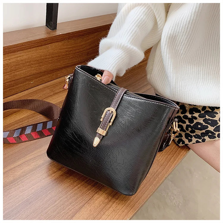 Luxury Female Handbags Wide Strap Bucket Bag for Women High Quality Pu Leather Shoulder Crossbody Bags 2022