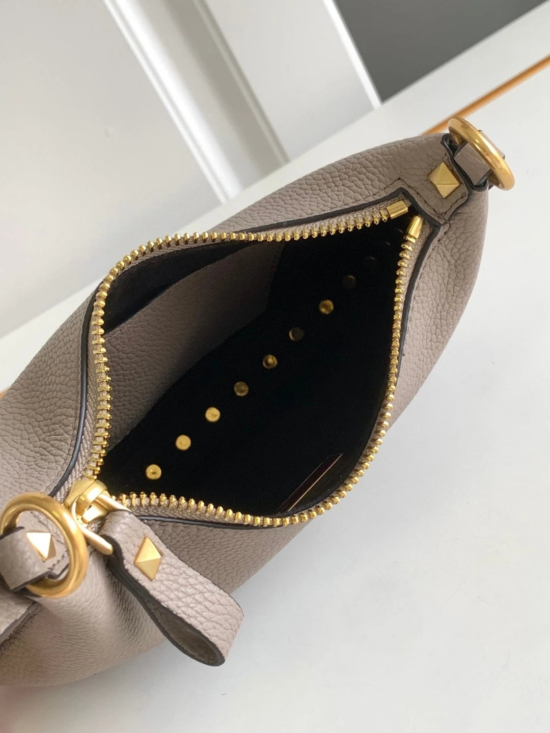 Handbags for Women 2024 Gold Luxury Designer Stud Hobo Bags Shape Rivet Soft Evenlope Bag Small Shoulder Silver Evening Clutch