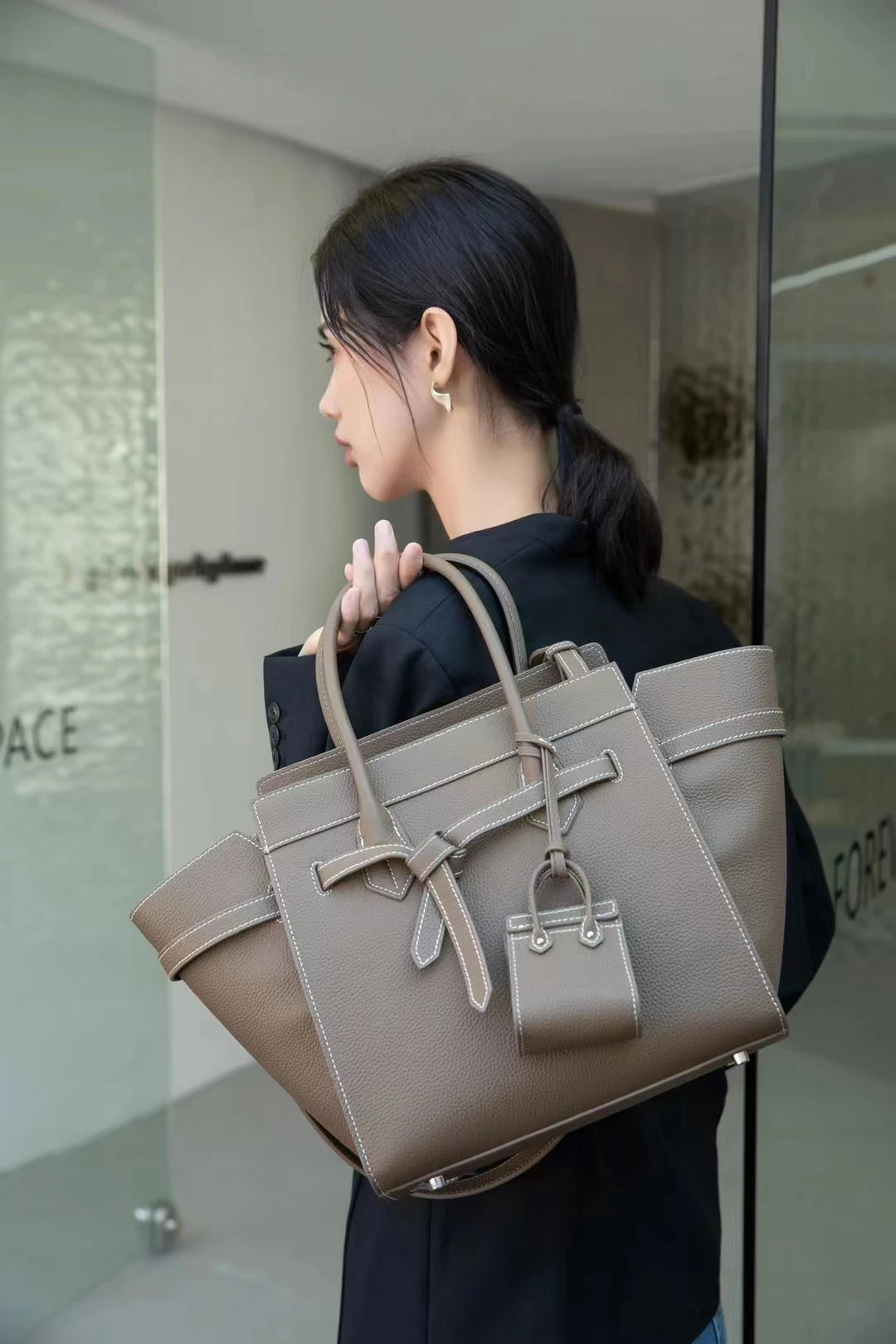 Luxury High Quality Cowhide Handbags For Women Fashion Large Capacity Solid Genuine Leather Tote Bag Versatile Simple Trendy Bag