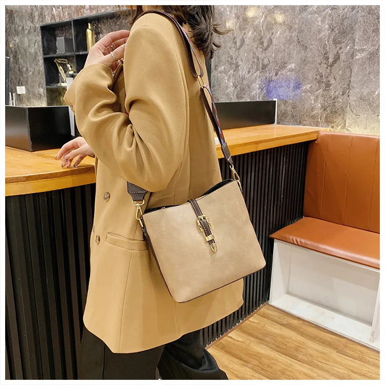 Luxury Female Handbags Wide Strap Bucket Bag for Women High Quality Pu Leather Shoulder Crossbody Bags 2022