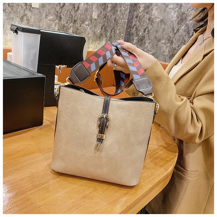 Luxury Female Handbags Wide Strap Bucket Bag for Women High Quality Pu Leather Shoulder Crossbody Bags 2022