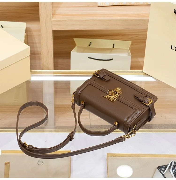 Luxury Women's Genuine Leather Handheld Small Square Bag with Advanced Texture Retro Bag 2024 New Designer One Shoulder Crossbod