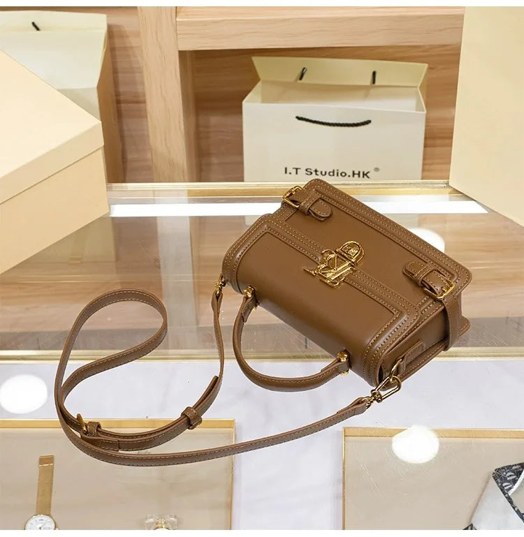 Luxury Women's Genuine Leather Handheld Small Square Bag with Advanced Texture Retro Bag 2024 New Designer One Shoulder Crossbod